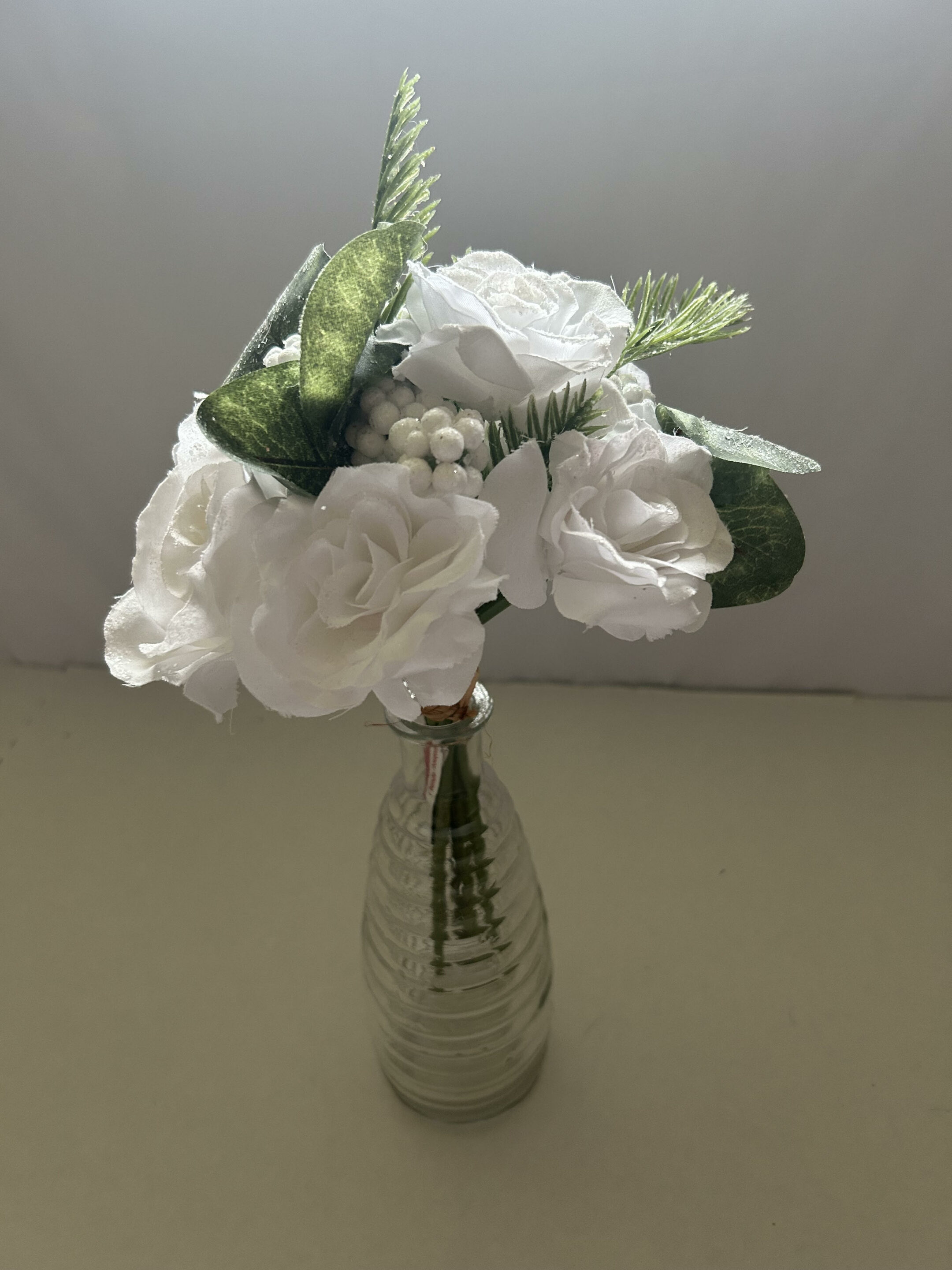 White Rose Bouquet 6 Stems 10" Tall