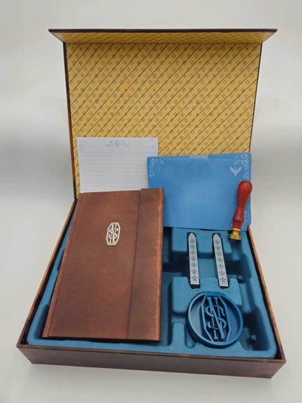 Fantastic Beasts Deluxe Stationery Set